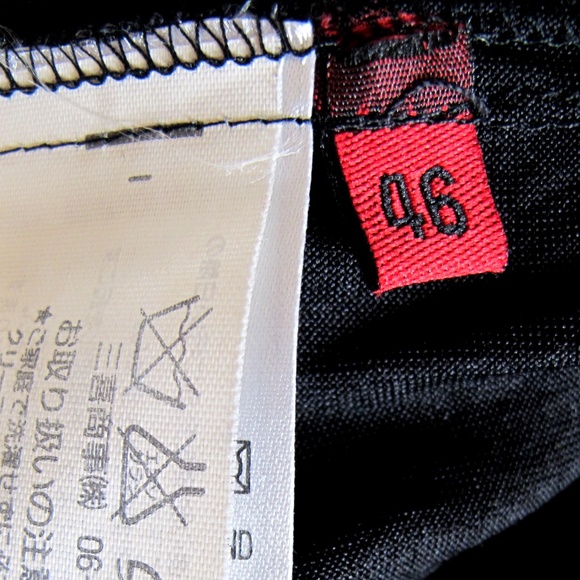 Vintage Italian black lace skirt - Picture 4 of 4